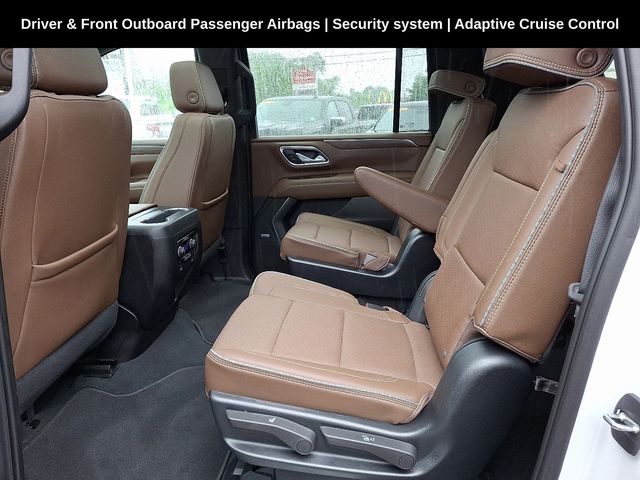 2023 Chevrolet Suburban High Country photo
