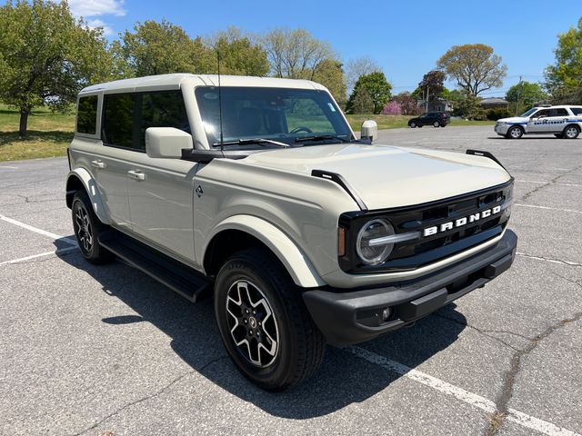 2025 Ford Bronco Outer Banks 4x4's photo