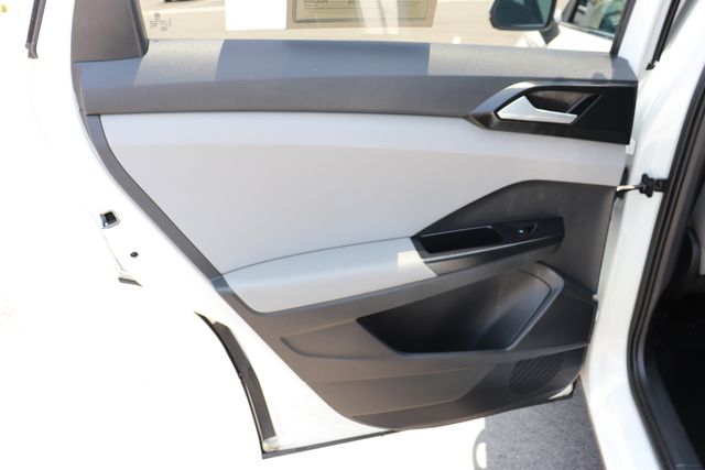 2022 Volkswagen Taos 1.5T SE photo