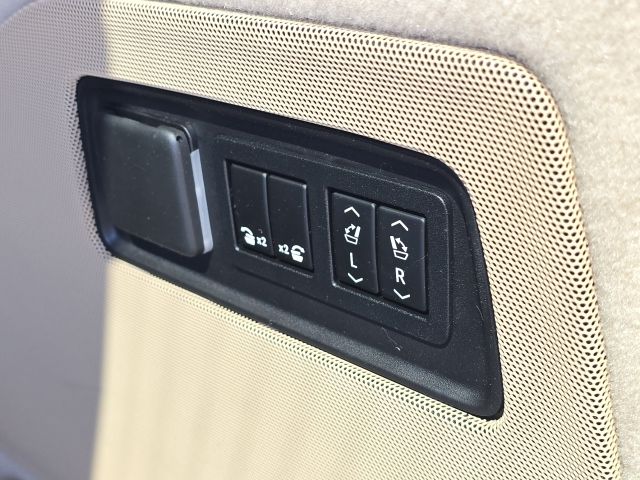 2021 Cadillac Escalade Premium Luxury:45327B1