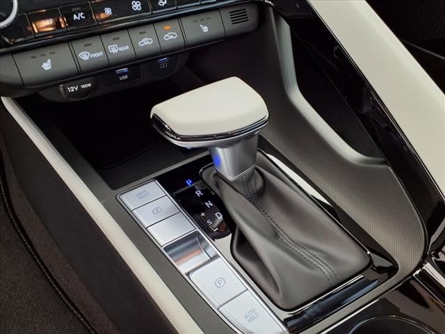 2025 Hyundai Elantra Limited photo