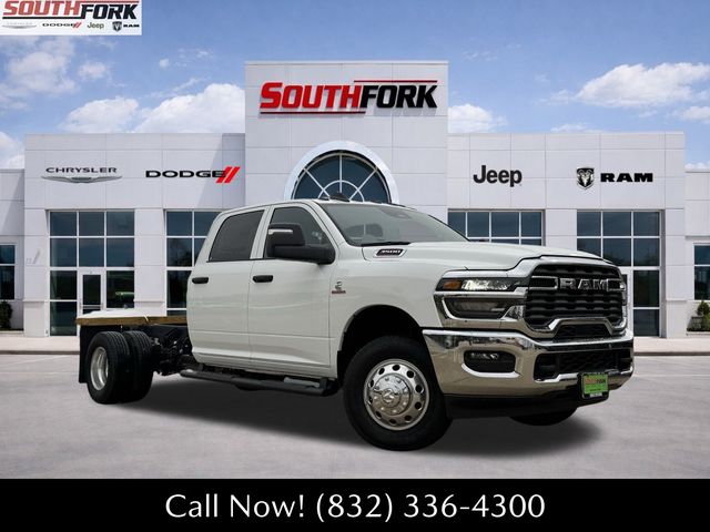 Bright White Clearcoat 2026 RAM 3500 Chassis Pickup Truck 4X2 8-Speed Automatic