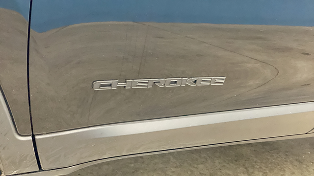 Used 2023 Diamond Black Crystal Pearlcoat Jeep Altitude image 43
