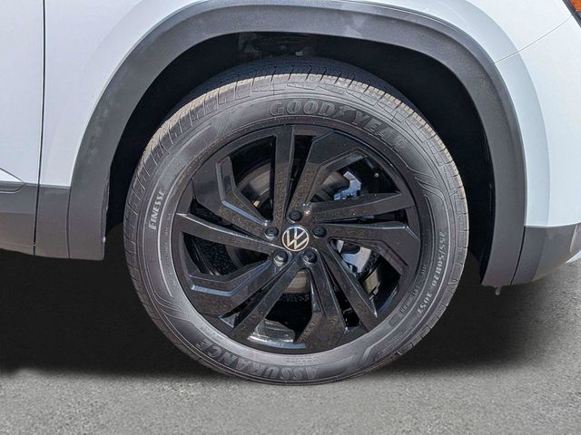 2023 Volkswagen Atlas 3.6L V6 SE w/Technology White at Stokes Volkswagen