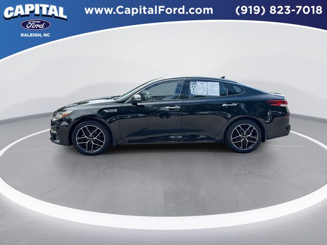 Used 2020 Black Kia SE image 5