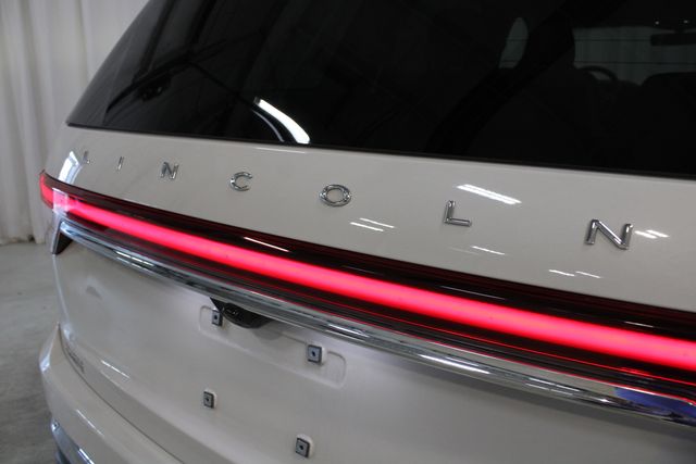Certified Used 2023 White Lincoln Reserve image 33