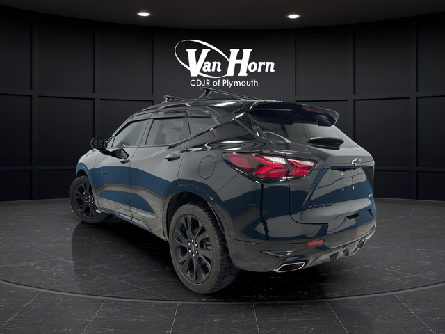 View vehicle photo 5