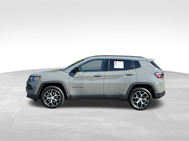 2024 Jeep Compass Latitude 2