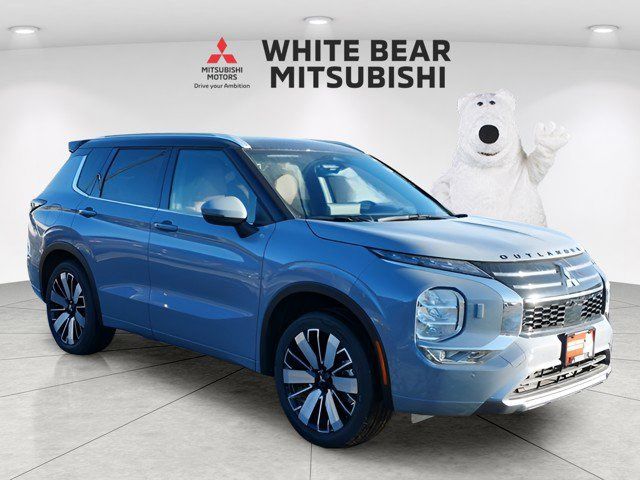 Moonstone Gray Metallic/Black Roof 2026 Mitsubishi Outlander SUV / Crossover All-Wheel Drive Continuously Variable Transmission