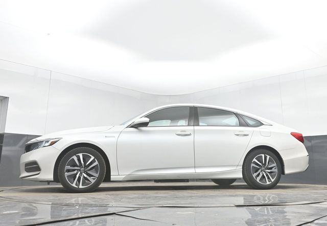 Used 2018 White Honda Base image 31
