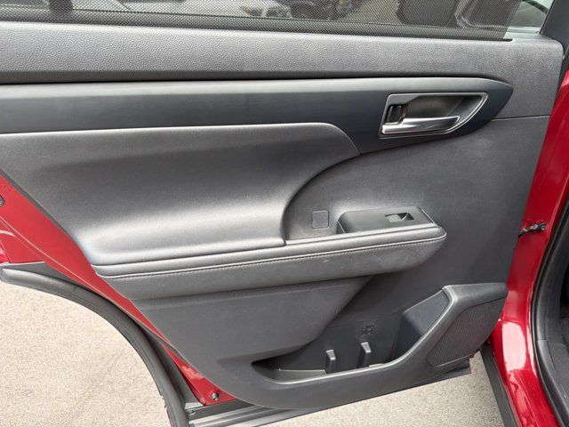 Used 2020 Toyota Highlander SUV