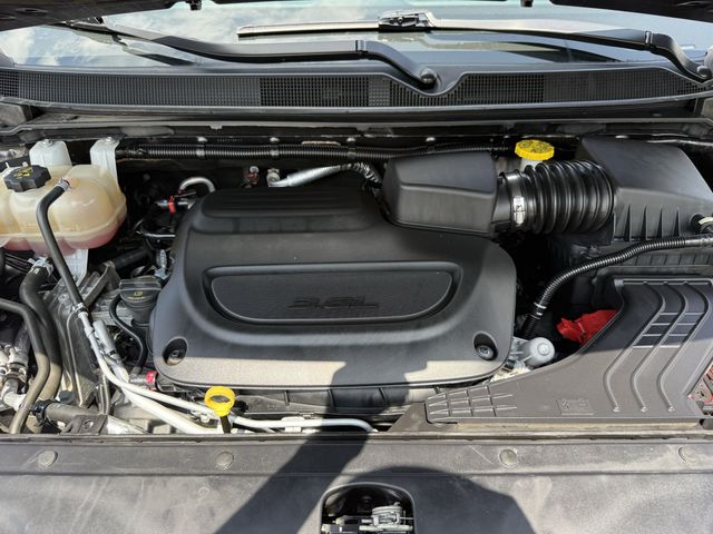 2023 Chrysler Pacifica Limited Gray at Durrett Motor Company