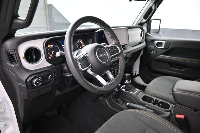Used 2025 Jeep Wrangler SUV