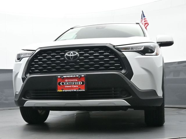 2022 Toyota Corolla Cross LE 26