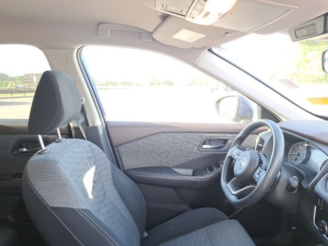 Used 2021 Blue Nissan SV image 5