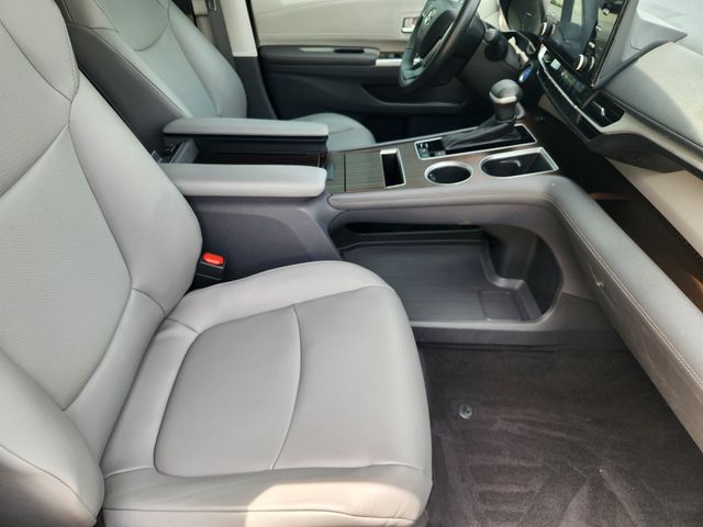 Used 2022 Toyota Sienna Van