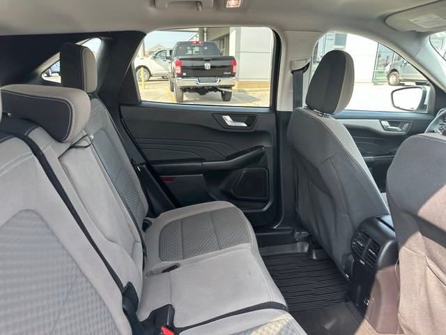 2021 Ford Escape SE 18