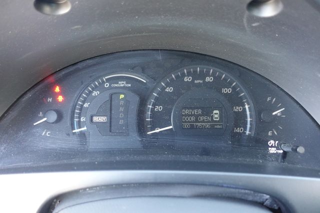 used 2007 Toyota Camry Hybrid car, priced at $7,500