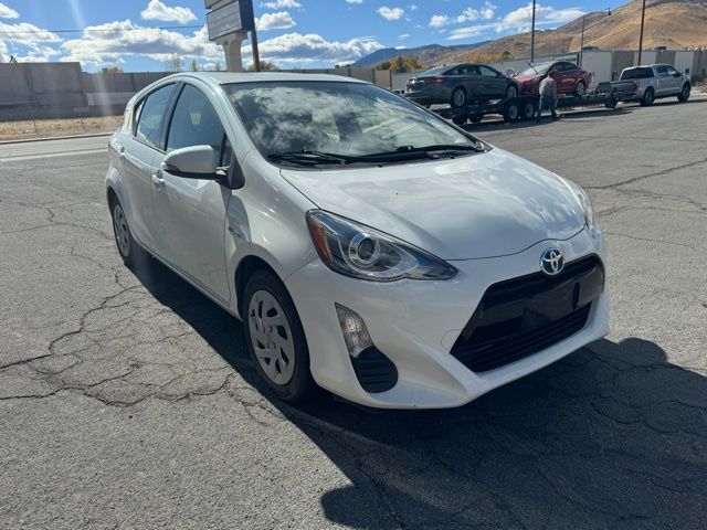 2016 Toyota Prius c Two 3