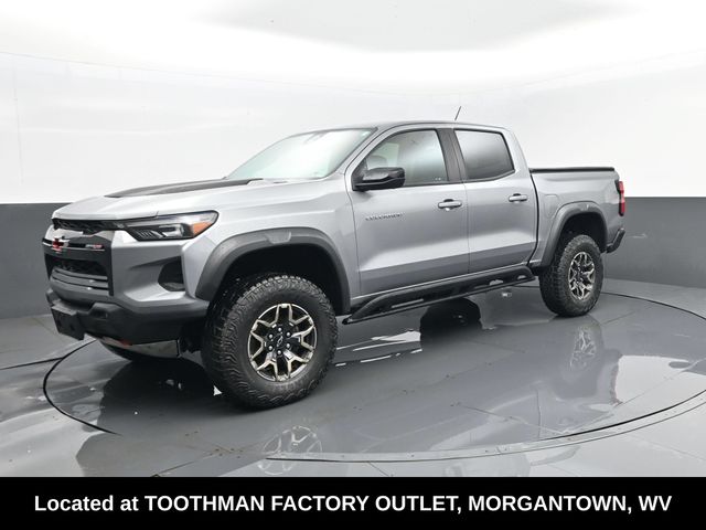 Sterling Gray Metallic 2024 Chevrolet Colorado Pickup Truck Four-Wheel Drive 8-Speed Automatic