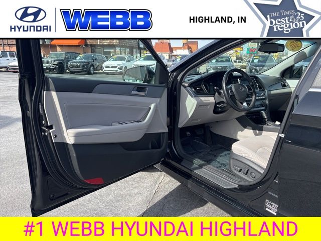 Used 2019 Black Hyundai SEL image 19