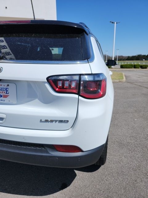 Used 2024 White/off-white Jeep Limited image 11
