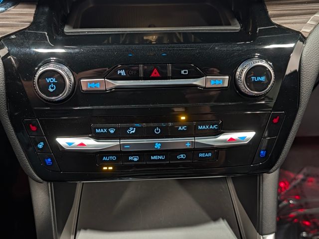 Used 2023 Gray Ford Limited image 27