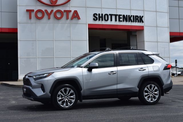 2022 Toyota RAV4 Limited FWD's photo