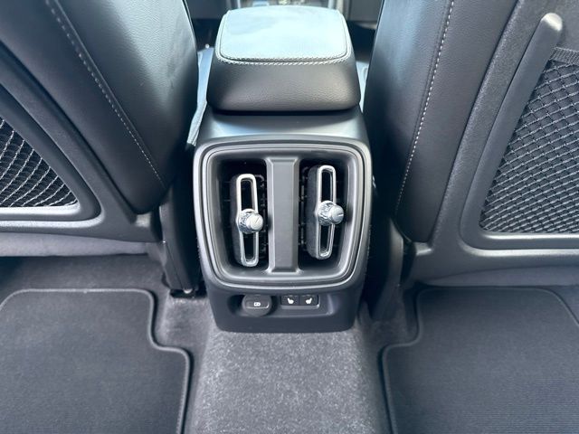 Used 2024 Volvo XC40 SUV