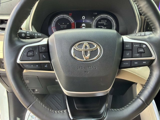 Used 2024 Toyota Highlander SUV