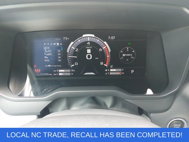 Used 2022 Black Toyota Platinum image 19
