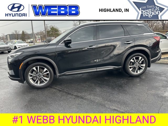 Used 2023 Black INFINITI LUXE image 46