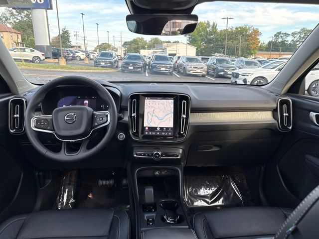 Used 2024 Volvo XC40 SUV