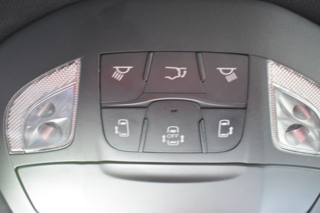 Used 2025 Chrysler Pacifica Van