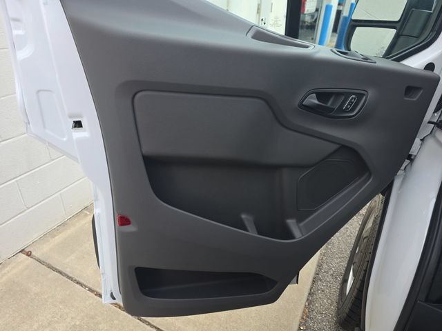 New 2026 Oxford White Ford Cargo Van image 24