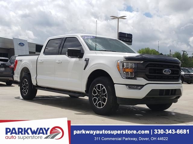 Oxford White 2022 Ford F-150 XLT SuperCrew 4WD Pickup Truck Four-Wheel Drive Automatic