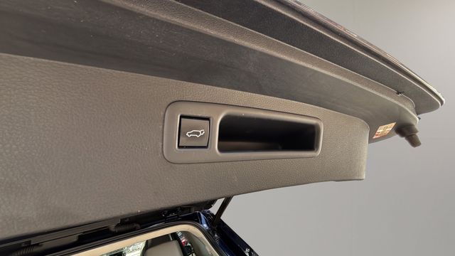 Used 2023  Toyota XLE image 39