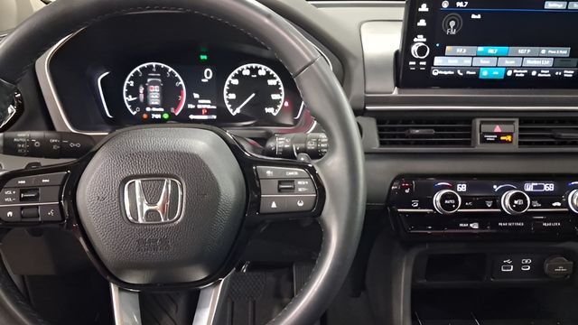 Used 2025 Honda Pilot SUV