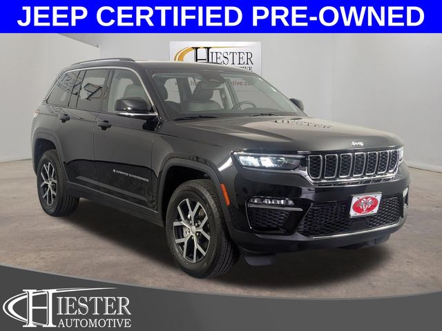 Diamond Black Crystal Pearlcoat 2023 Jeep Grand Cherokee SUV / Crossover Four-Wheel Drive 8-Speed Automatic