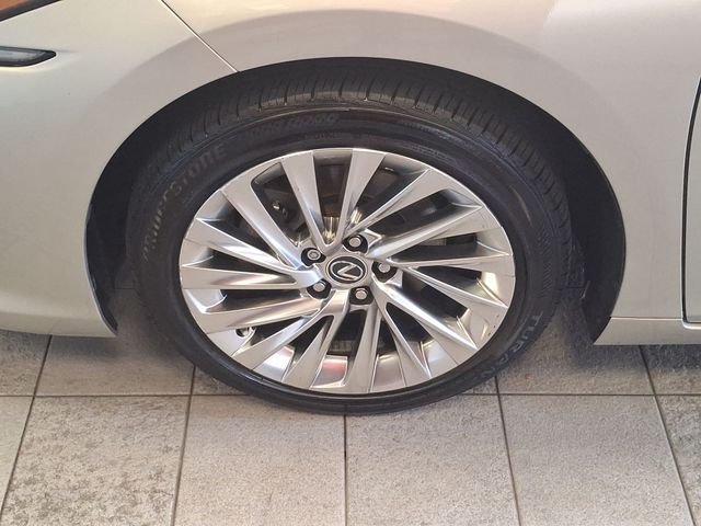 Used 2021 Lexus ES Sedan