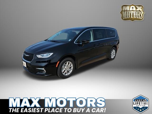 2024 Chrysler Pacifica Touring L 3