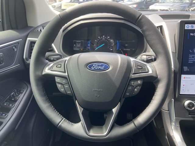 2024 Ford Edge Titanium 17