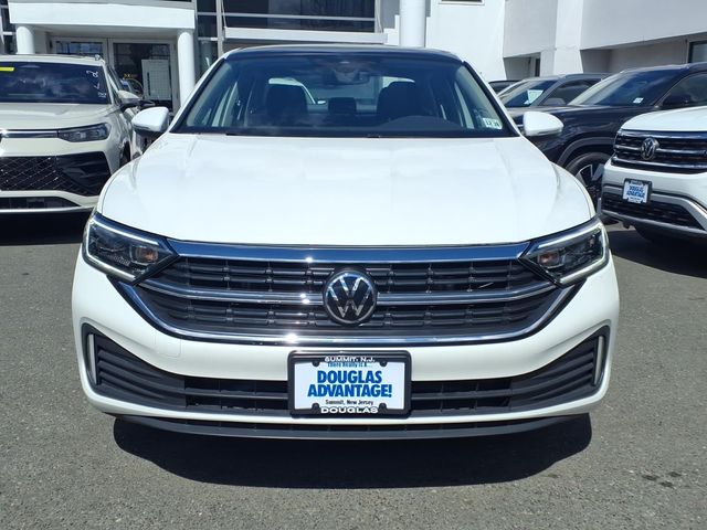 2024 Volkswagen Jetta - Image 4