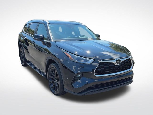 Used 2025 Toyota Highlander Hybrid SUV