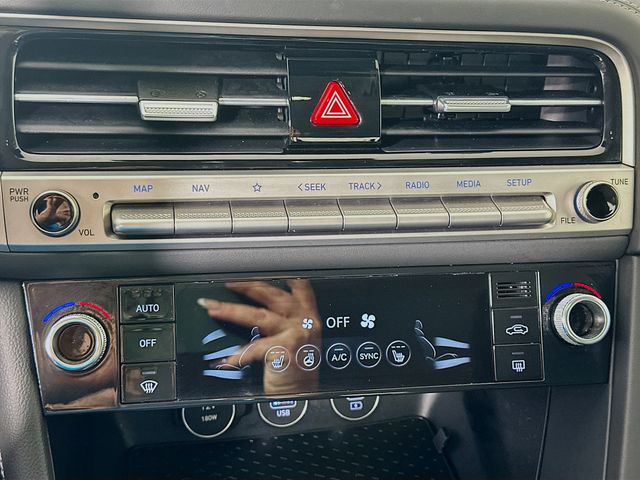 Thumbnail: 2025 Genesis G70 - 16