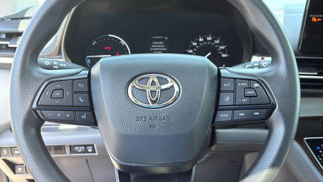 Used 2024 Toyota Sienna Van