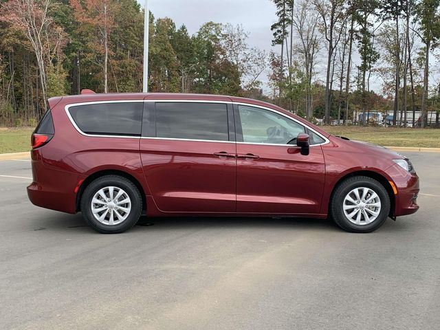 2017 Chrysler Pacifica Touring 11