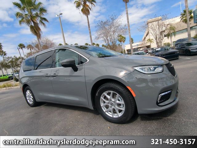 2023 Chrysler Pacifica Touring L FWD