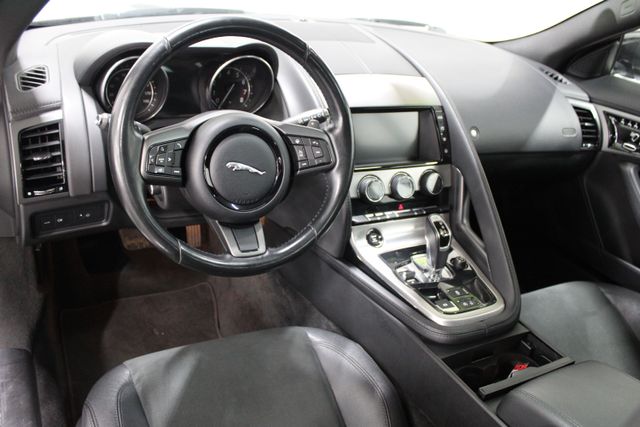 Used 2017 Ultimate Black Metallic Jaguar Premium image 12