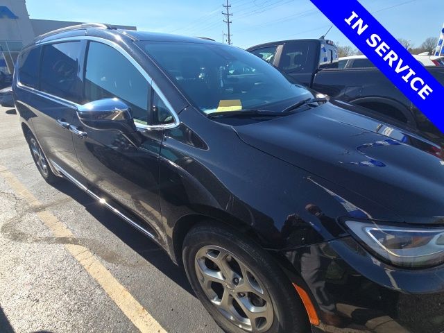 Brilliant Black Crystal Pearlcoat 2023 Chrysler Pacifica Limited FWD Minivan Front-Wheel Drive 9-Speed Automatic